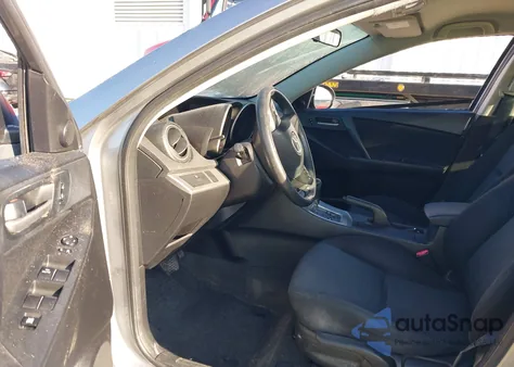 2010 Mazda Mazda3 I Touring из США, поврежденный, VIN JM1BL1SF0A1204588